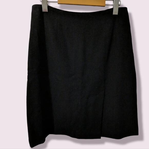 ✨2/$35 Alfani Black Wool Slit Pencil Skirt with Grey Thread detailing, size 8 - Picture 2 of 7